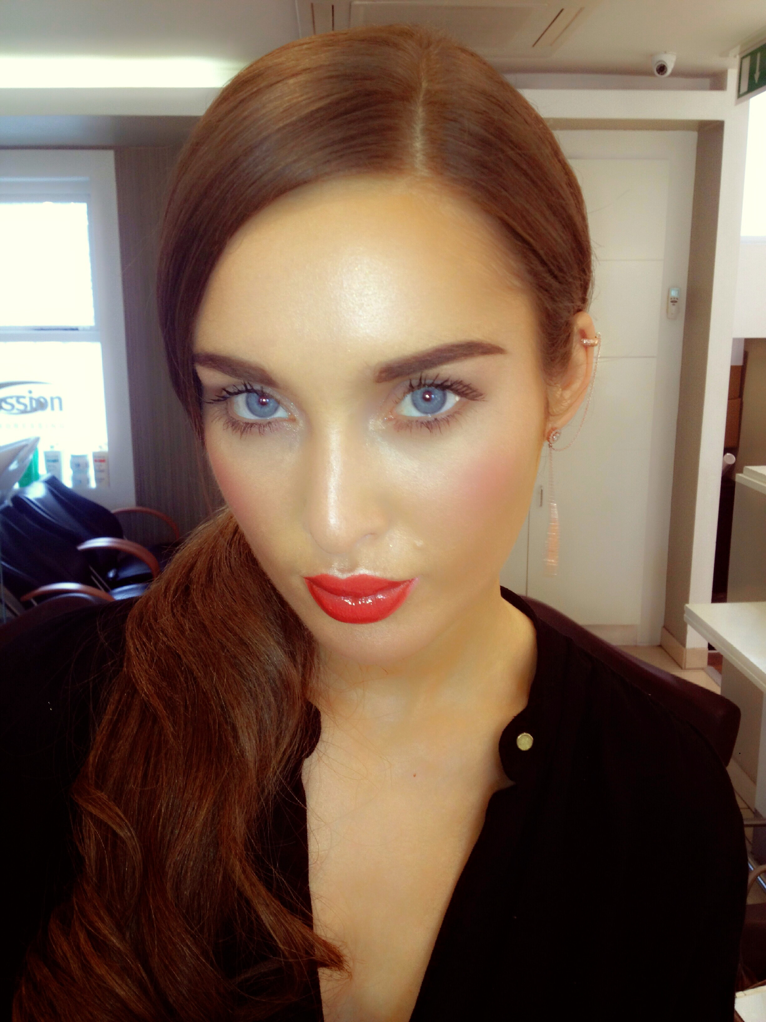 Best Eye Makeup For Blue Eyes Find The Right Eye Shadow For You Tara Makeup