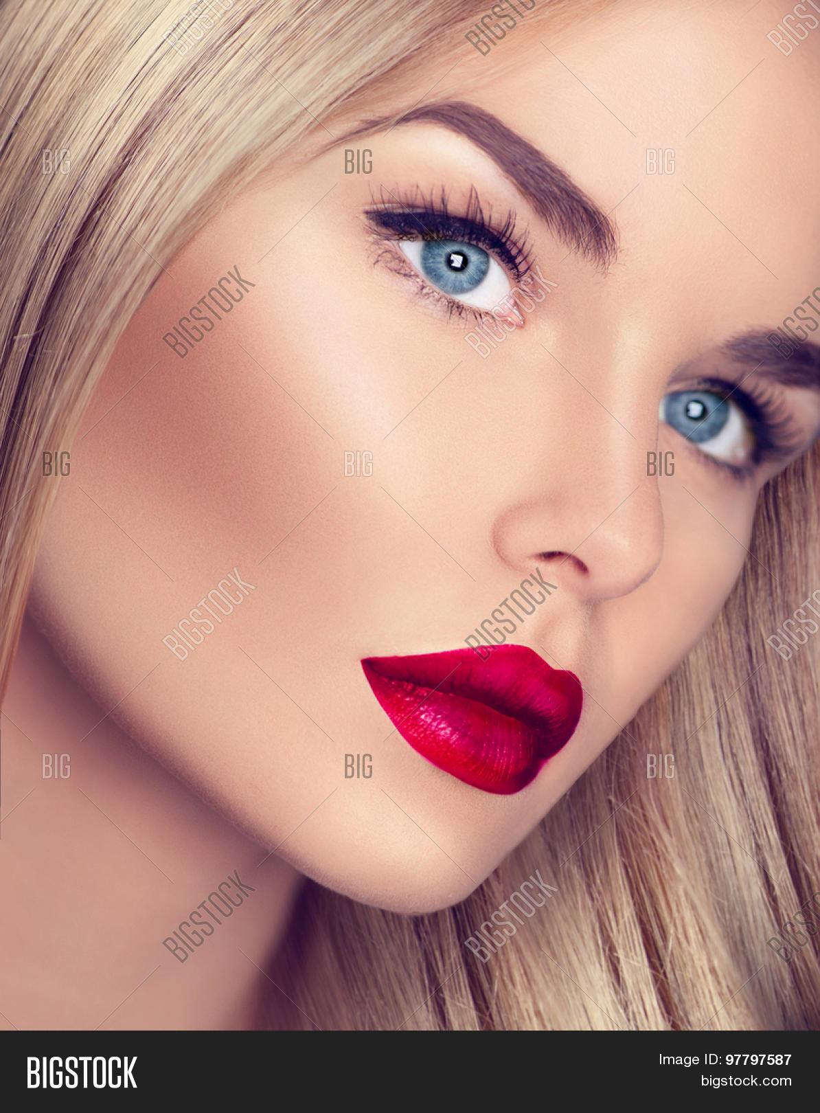 Blonde Hair Blue Eyes Makeup Beautiful Blonde Girl Image Photo Free Trial Bigstock