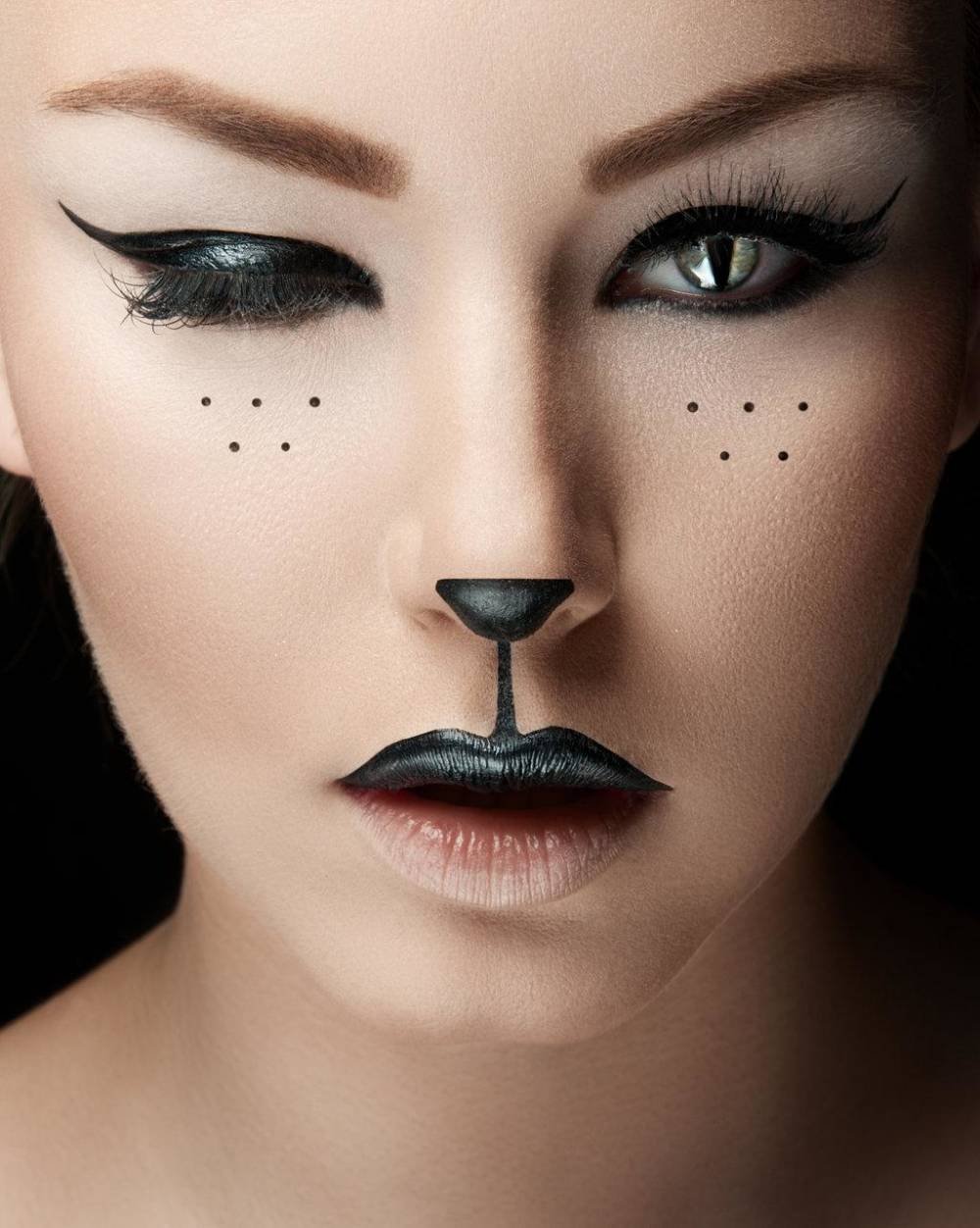 Cat Eye Makeup For Halloween Halloween Makeup Sparkles And Shoes