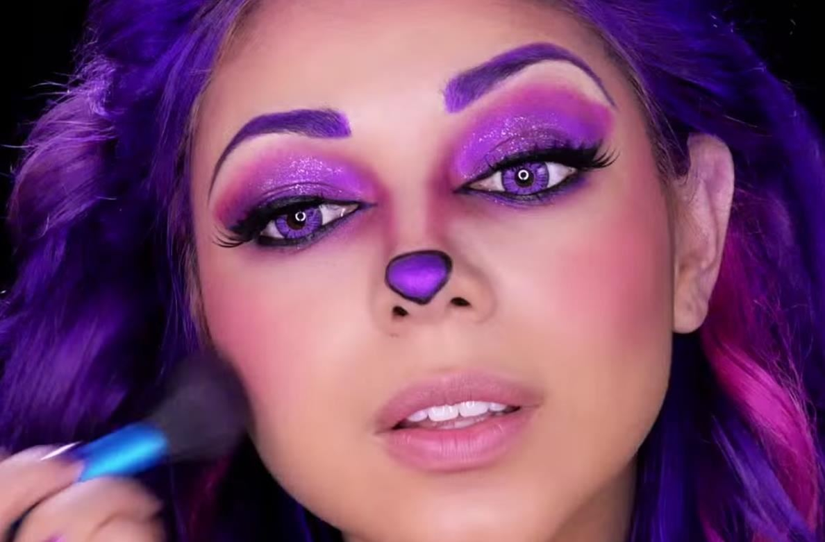 Cat Eye Makeup For Halloween How To Perfect The Cheshire Cats Purple Makeup Look For Halloween