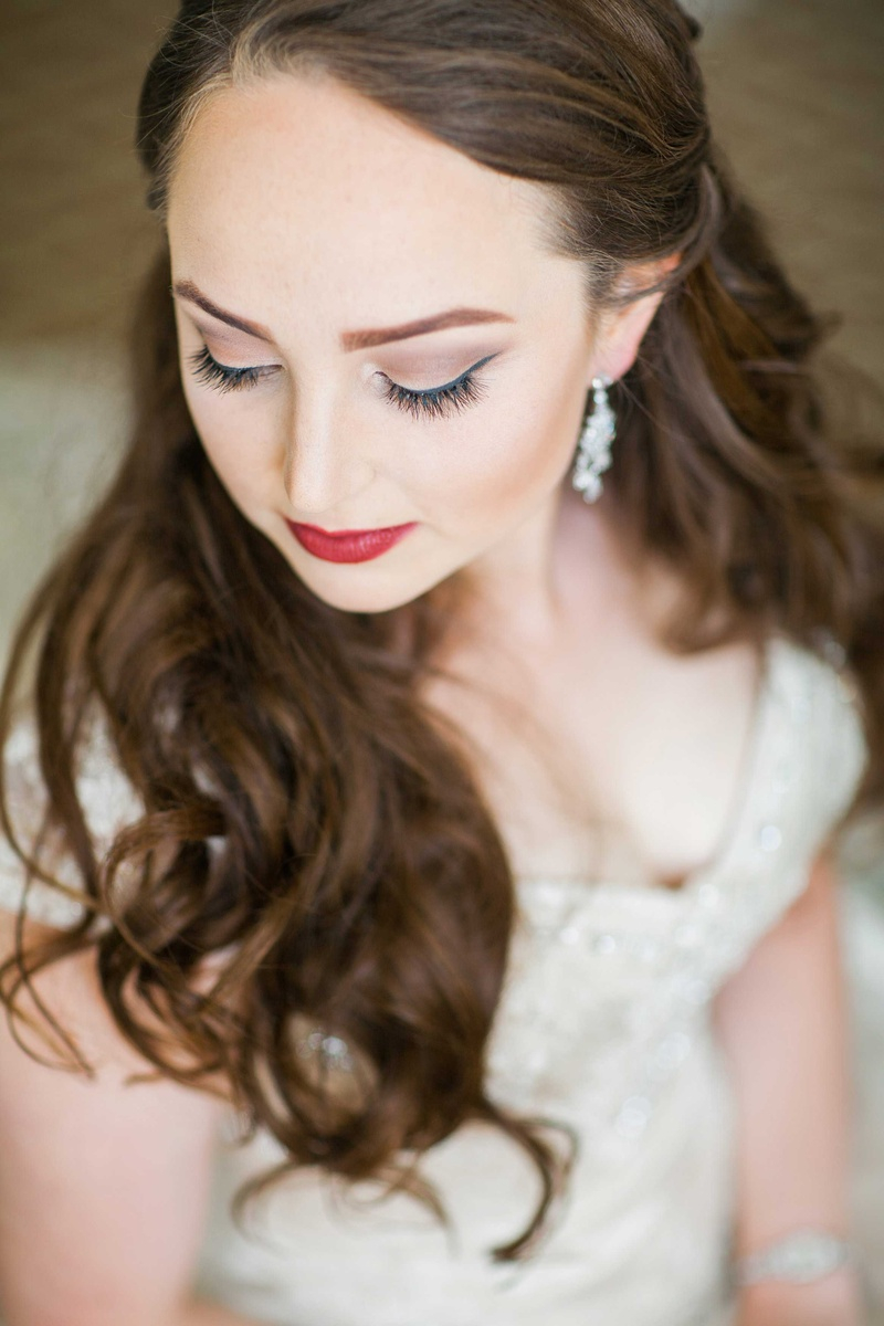 Cat Eye Wedding Makeup Beauty Photos Red Lipstick Eyeliner On Bride Inside Weddings