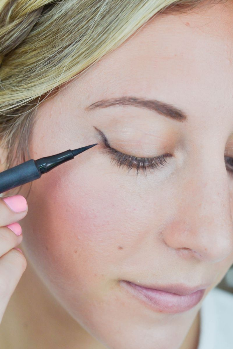 Cats Eye Makeup 6 Steps To The Perfect Cat Eye The Everygirl