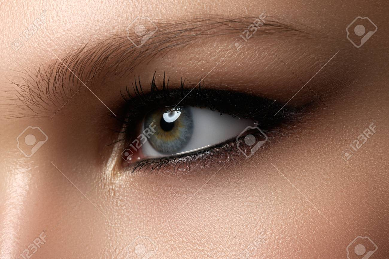 Creative Eye Makeup Creative Eye Makeup Fashionable Smoke Eyes Cosmetics And Make Up