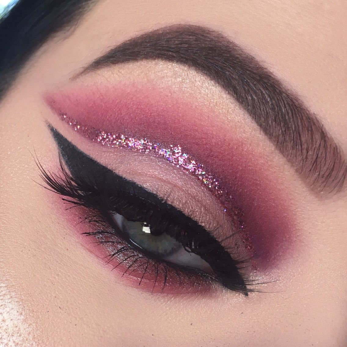 Cut Crease Eye Makeup Red Dusty Pink Glitter Cut Crease Makeup In 2019 Pinterest