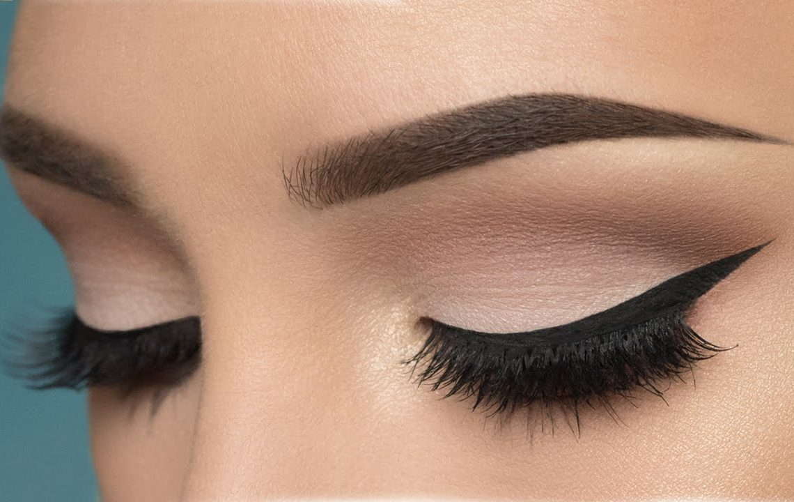 Easy Eye Makeup How To Do Cut Crease Eyeshadow Makeup 7 Simple Cut Crease Tutorials