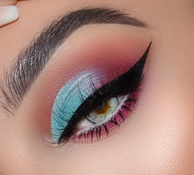 Evening Makeup Blue Eyes 10 Blue Eyeshadow Looks You Should Totally Own This Party Season