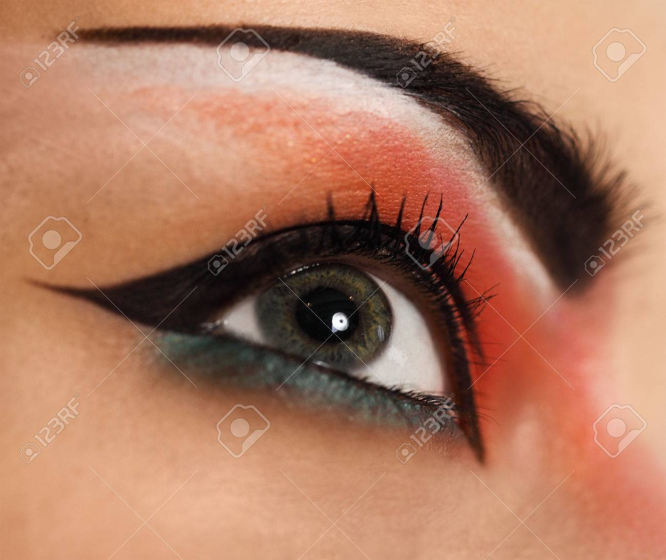 Eye Glitter Makeup Eye Make Up Beautiful Eyes Glitter Make Up Holiday Makeup Detail