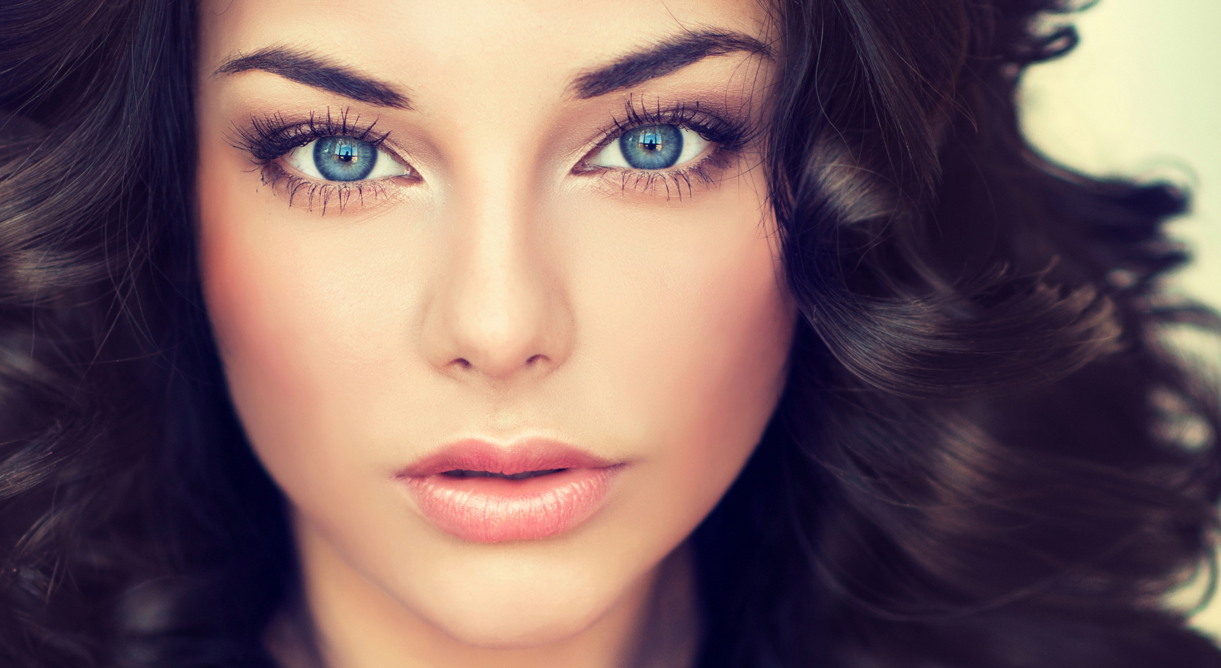 Eye Makeup For Blue Green Eyes And Brown Hair Best Eye Shadow Colors For Blue Eyes Lovetoknow