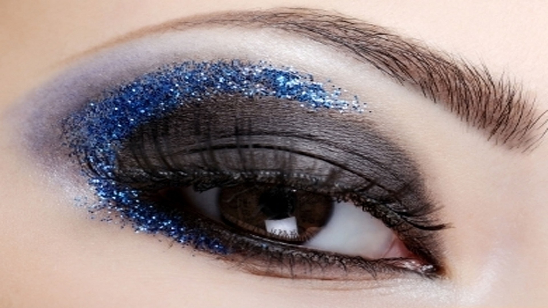 Eyes Makeup Pics Download Bright Eye Makeup Of Blue Glitter Look Free Hd Wallpapers For