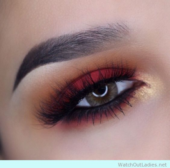 Gold And Maroon Eye Makeup Gold And Burgundy Eye Makeup With Black Eyeliner Details Watch Out