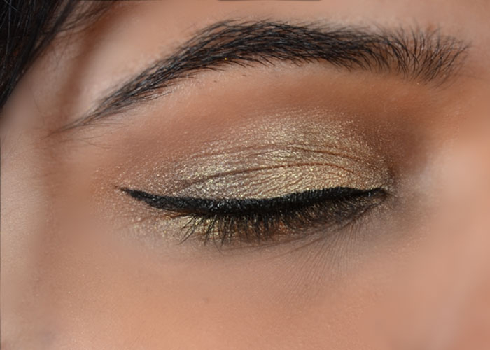 Gold And Maroon Eye Makeup How To Apply Simple Gold Eye Makeup Tutorial With Pictures