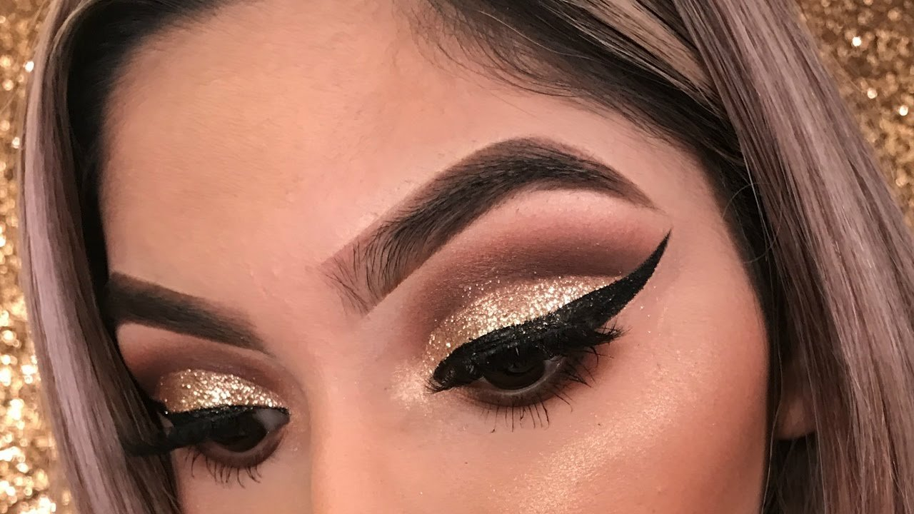 Gold Glitter Eye Makeup Makeup Tips For Blue Eyes Best Tips For The Blue Eyed Ladies