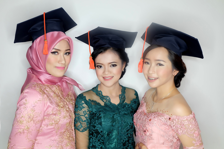 Graduation Eye Makeup Vivie Bride Makeup Graduation Make Up Graduation