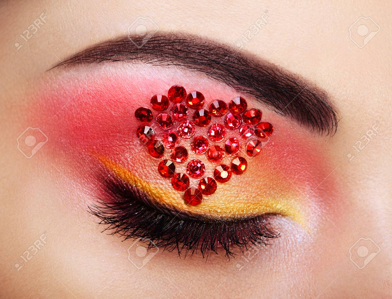 Heart Eye Makeup Eye Make Up Girl With A Heart Valentines Day Makeup Beauty