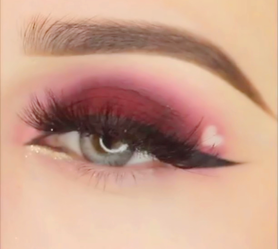 Heart Eye Makeup Wear Your Heart On Your Eyes Try This Eye Makeup On This