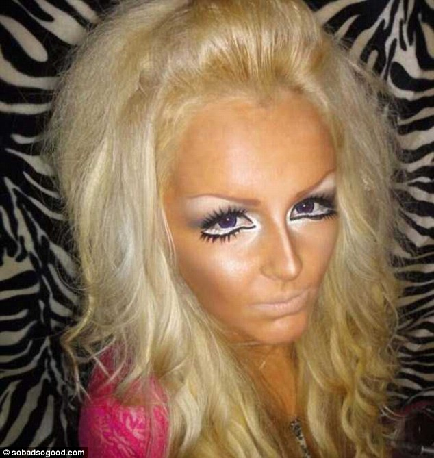 Heavy Dark Eye Makeup Are These The Worlds Worst Make Up Disasters Daily Mail Online