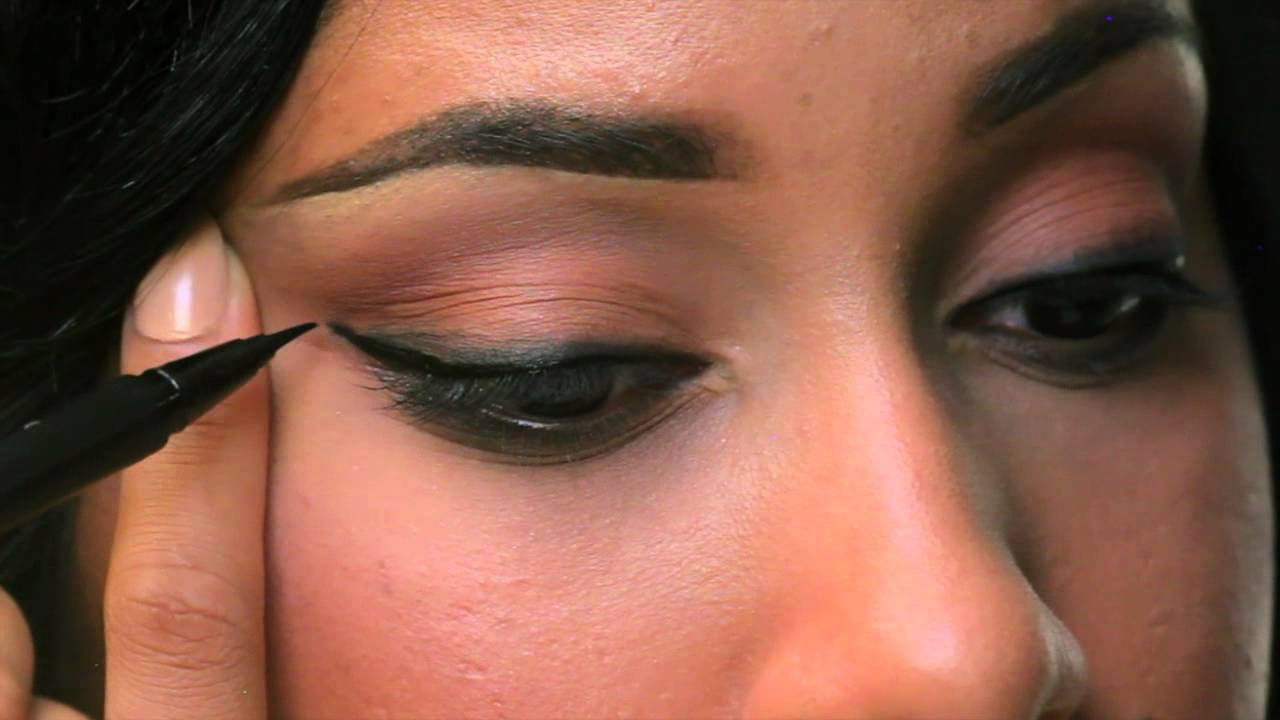 How To Apply Eye Makeup With Pictures How To Apply Eyeliner Three Ways Sephora Youtube