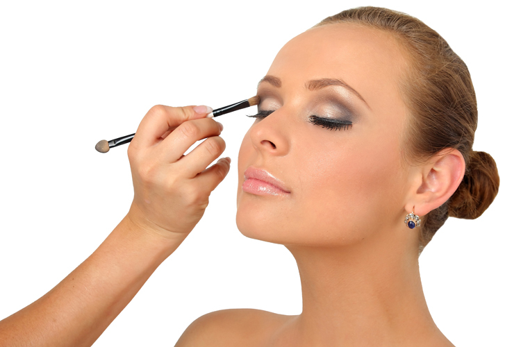 How To Brighten Your Eyes With Makeup 4 Makeup Tricks To Make Your Eyes Pop