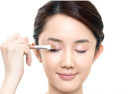 How To Brighten Your Eyes With Makeup Makeup Tips To Brighten Eyes Make Up To Brighten Eyes Makeup