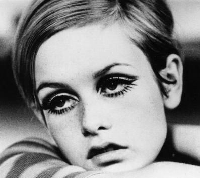 How To Do 60S Eye Makeup Get Twiggy Eyes A Makeup How To 8 Steps