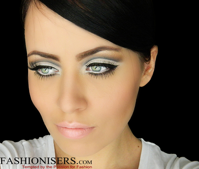 How To Do 60S Eye Makeup Sixties Inspired Twiggy Makeup Tutorial Fashionisers