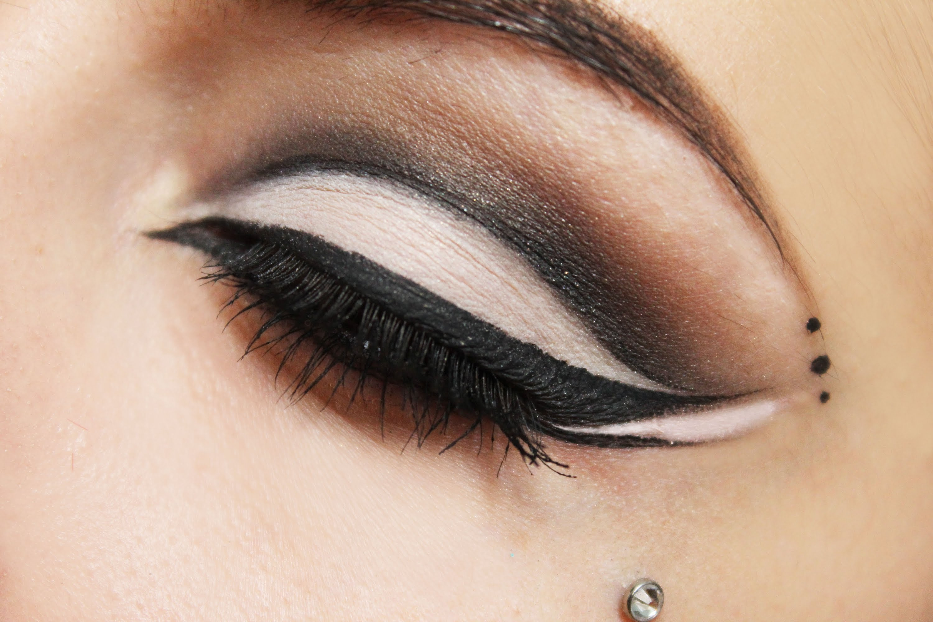 How To Do Cat Eye Makeup How To Do Cat Eye Eyeliner Represintation And General Info