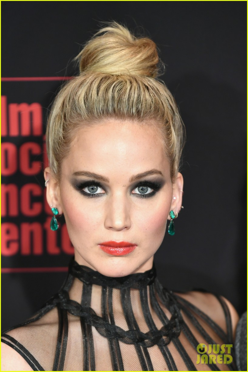 Jennifer Lawrence Eye Makeup Jennifer Lawrence Stuns At Red Sparrow Nyc Premiere With Fierce