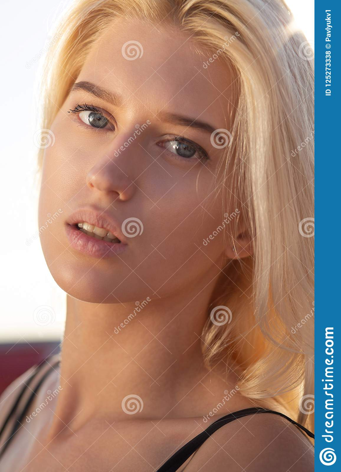 Makeup For Blondes With Blue Eyes Gorgeous Blonde Blue Eyed Model With Natural Makeup And Hair Lo