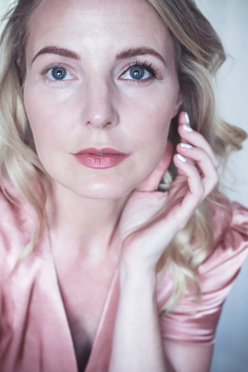 Makeup To Lighten Brown Eyes Hooded Eyes Makeup Tutorial Beauty Blogger Over 40 Erin Busbee
