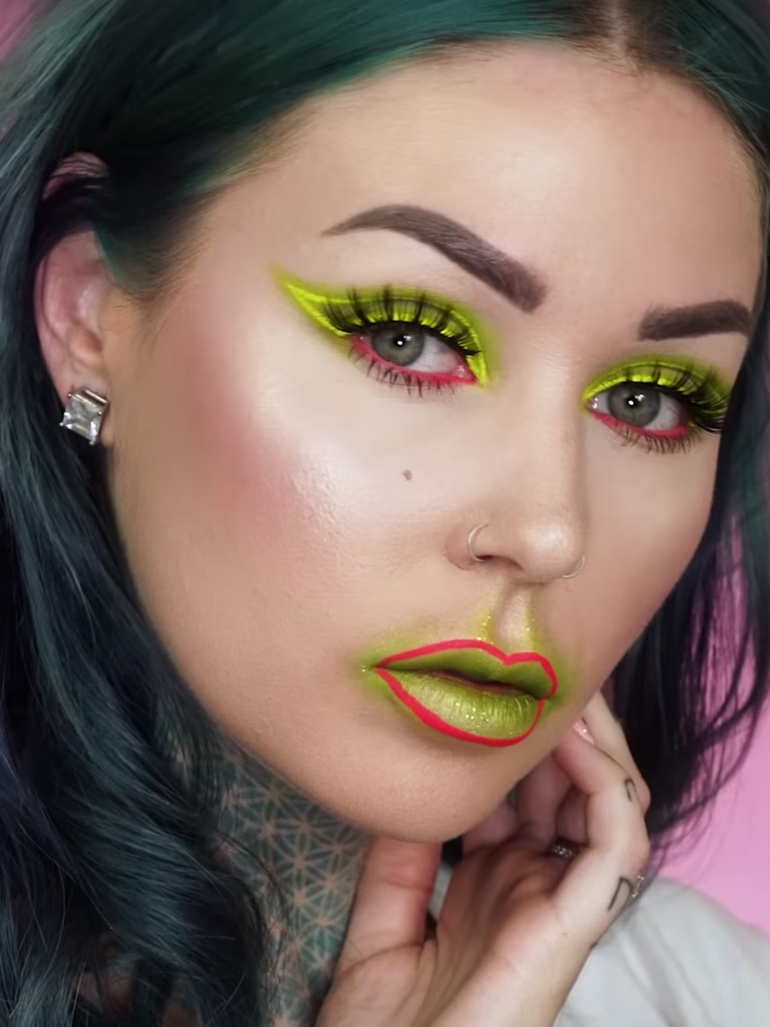 Neon Eye Makeup Neon Eyeliner How To Pull Off The Instagram Trend Allure