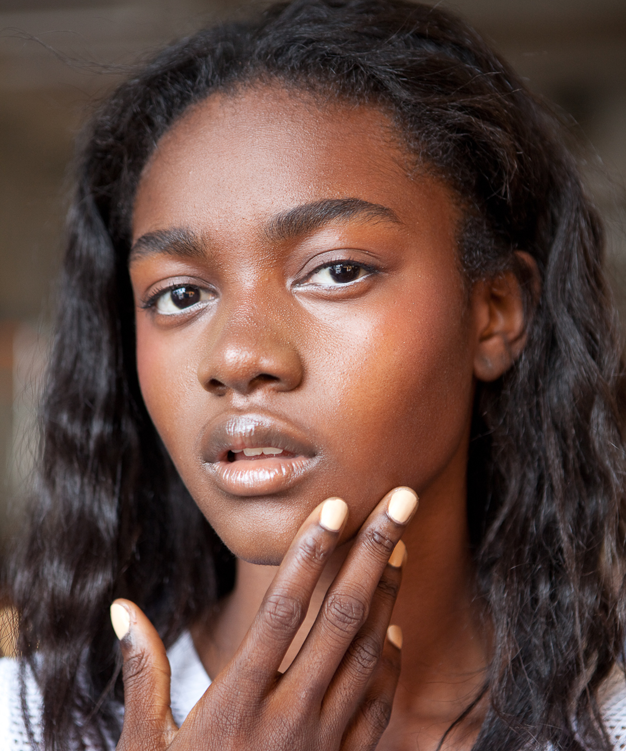 Neutral Eye Makeup For Dark Skin The Best Drugstore Prestige Highlighters For Dark Skin