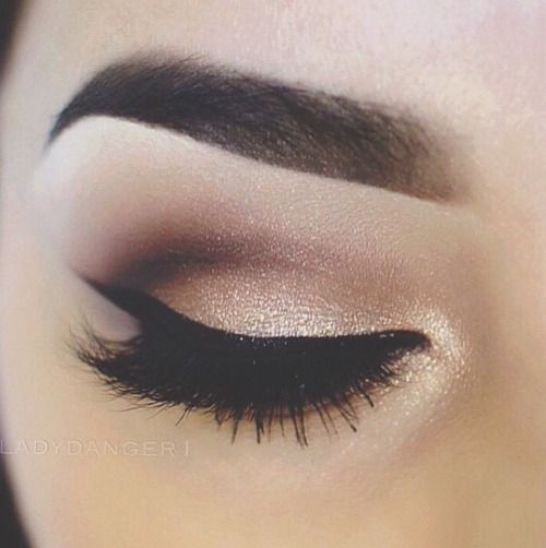 Neutral Smokey Eye Makeup Neutral Smoky Eye With Winged Liner Pictures Photos And Images For