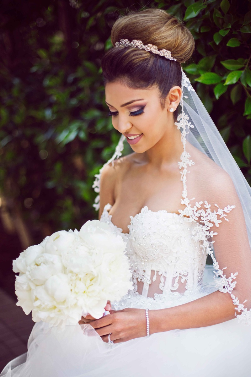 Persian Eye Makeup Beauty Photos Bride In Updo Smiles With Bouquet Inside Weddings