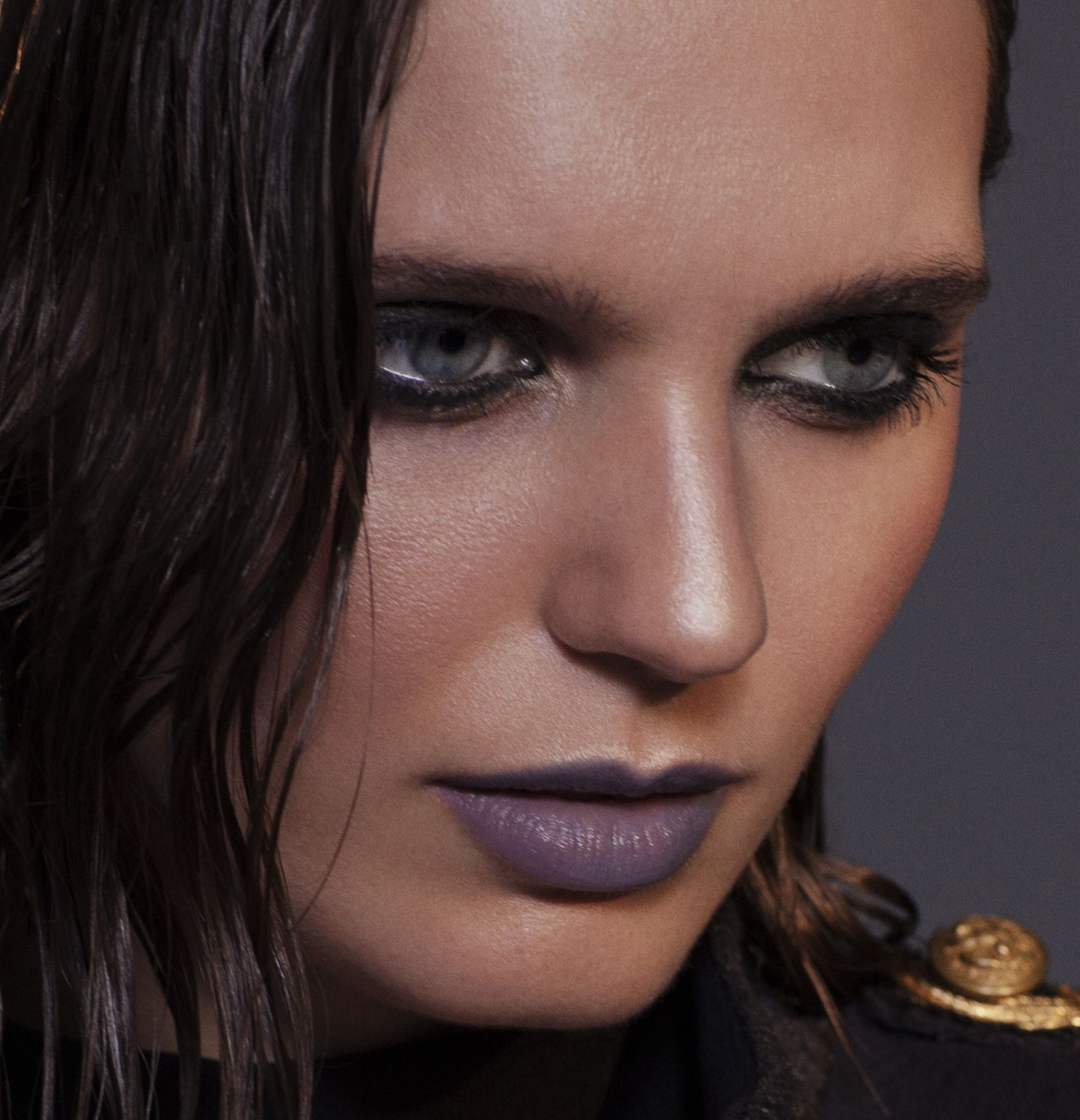 Pirate Eye Makeup Create Your Own Take On The Smokey Sultry Pirate Eye With Our