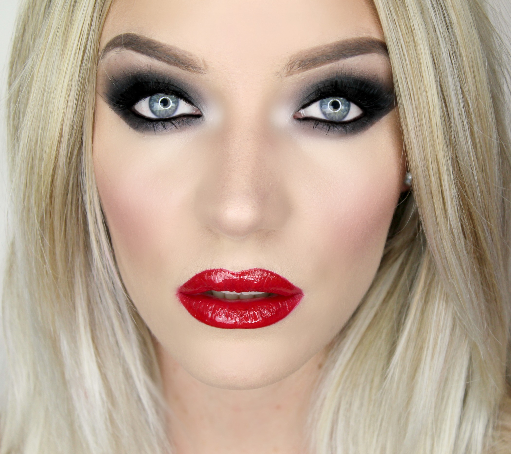 Red And Black Eye Makeup The Vamp Black Smoky Eyes Glossy Red Lip Sl