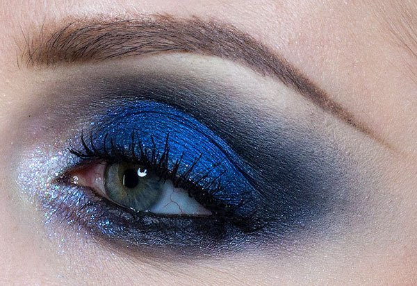 Smokey Makeup Blue Eyes Step Up Your Smokey Eyes Game And Go For The Blue Beth Bender Beauty