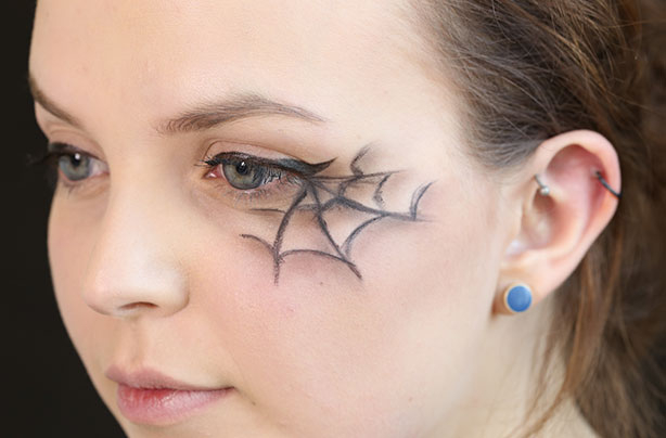 Spider Web Makeup On Eyes Cobweb Eye Make Up Tutorial