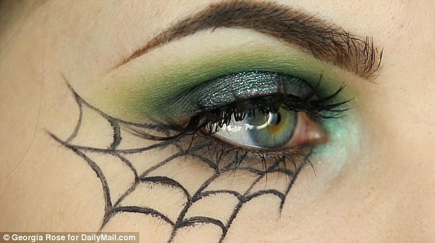 Spider Web Makeup On Eyes Georgia Rose Reveals How To Create Halloween Spider Themed Make Up
