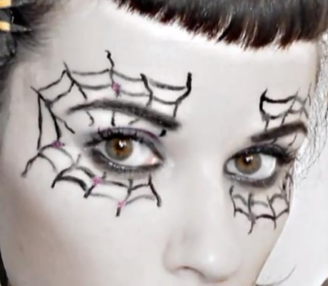 Spider Web Makeup On Eyes Makeup Spiderweb Eyes Halloween Make Up Spiderweb Eyes