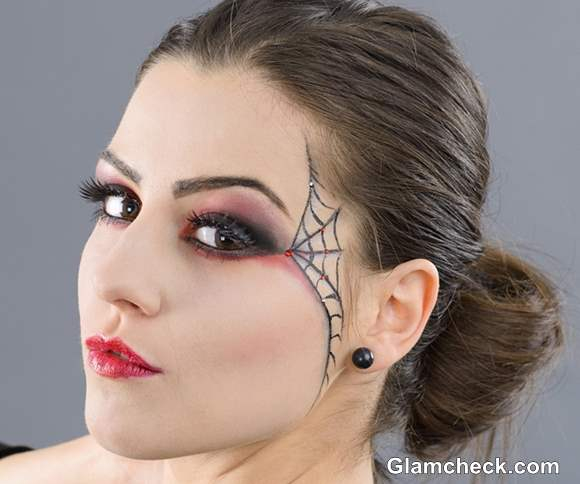 Spider Web Makeup On Eyes Spider Web Eye Makeup Makeup Styles