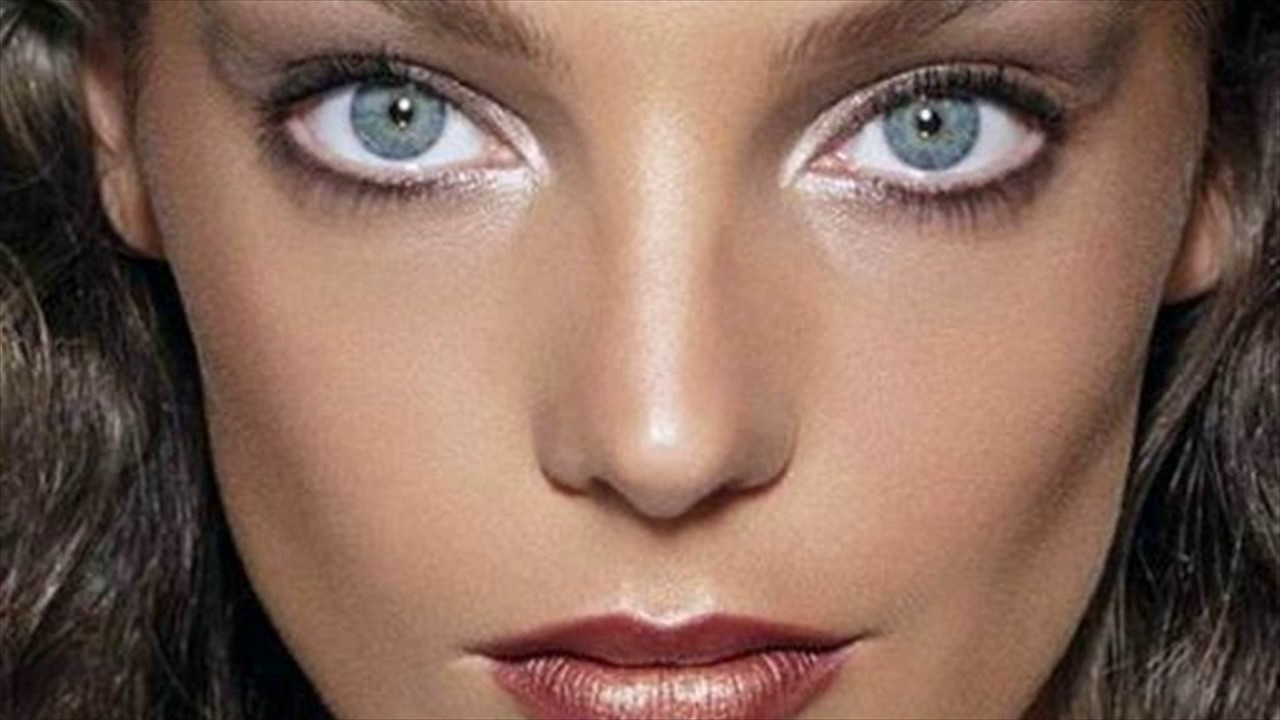White Makeup In Corner Of Eye Line Your Waterline Is One Way To Use A White Eye Liner Youtube