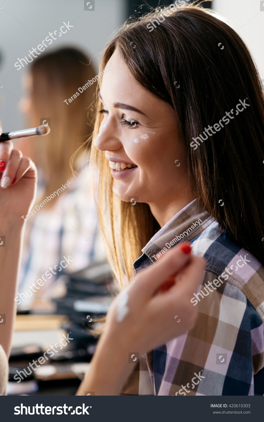 White Makeup In Corner Of Eye Makeup Artist Applying White Eyeshadow Corner Stock Photo Edit Now